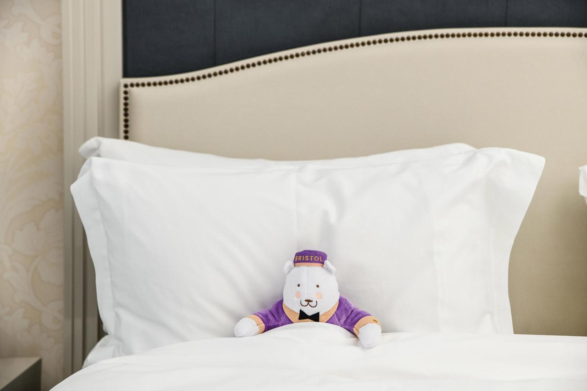 Hotel Bristol, A Luxury Collection Hotel, Varsovia Exterior foto The hotel's mascot, the "Purple Bear"