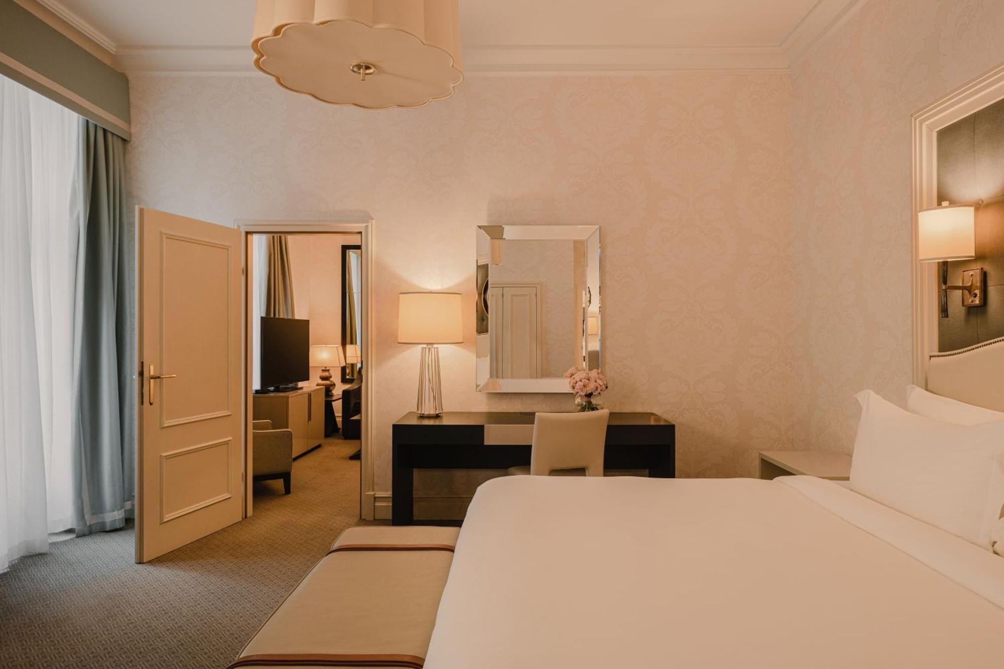 Hotel Bristol, A Luxury Collection Hotel, Varsovia Exterior foto A room at the hotel
