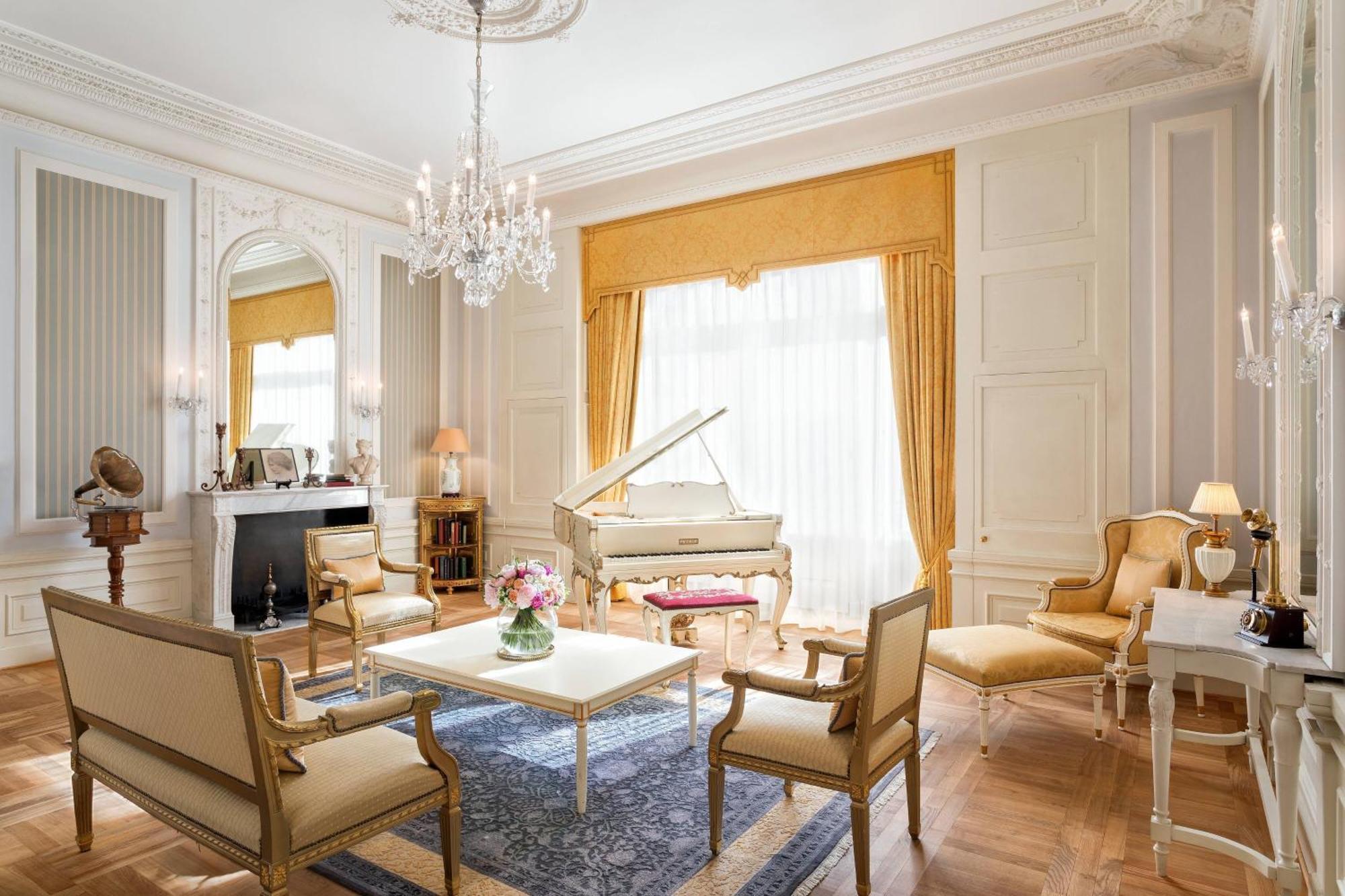 Hotel Bristol, A Luxury Collection Hotel, Varsovia Exterior foto A living room in the Imperial Suite