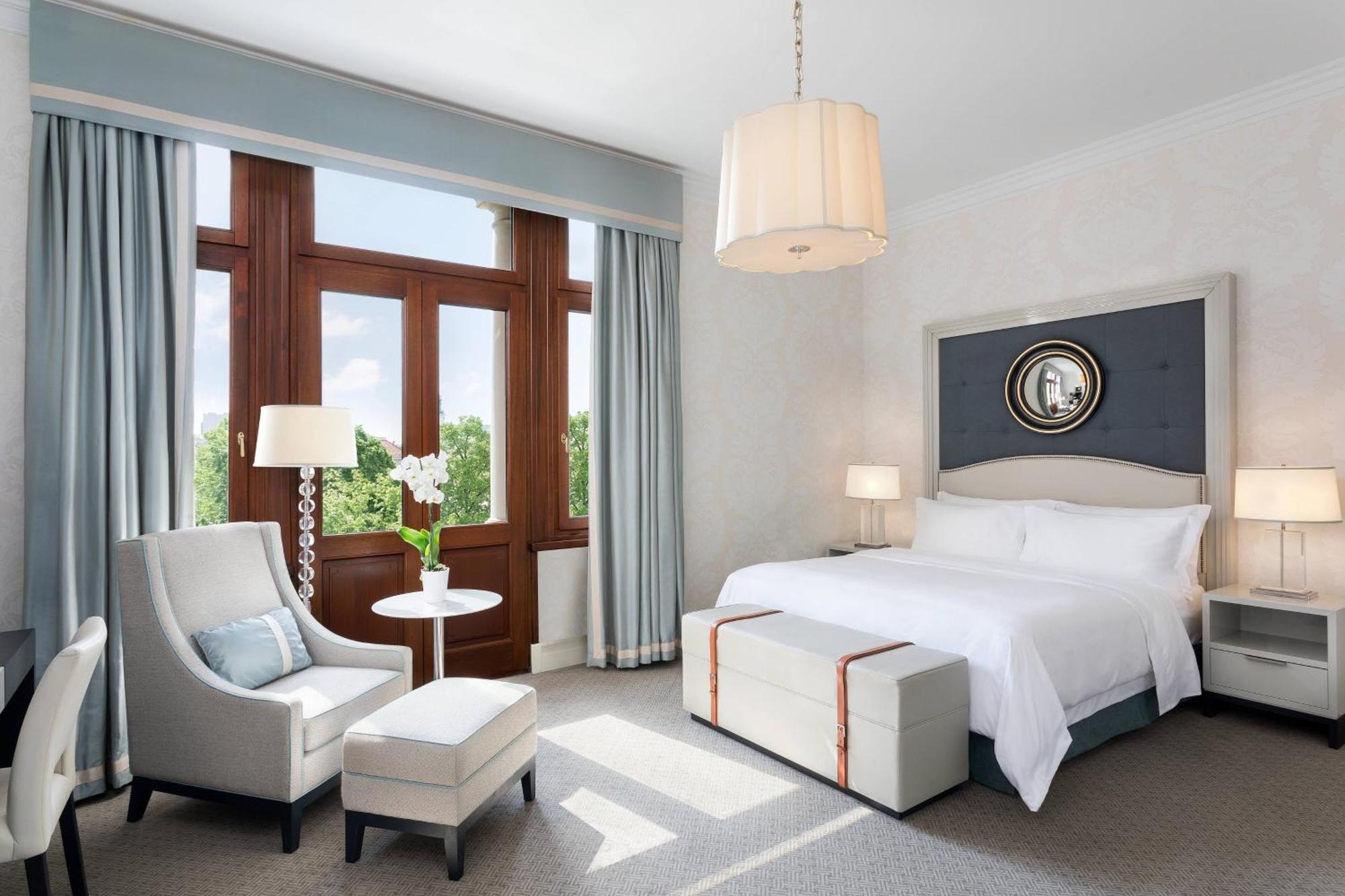 Hotel Bristol, A Luxury Collection Hotel, Varsovia Exterior foto A bedroom at the Four Seasons Hotel