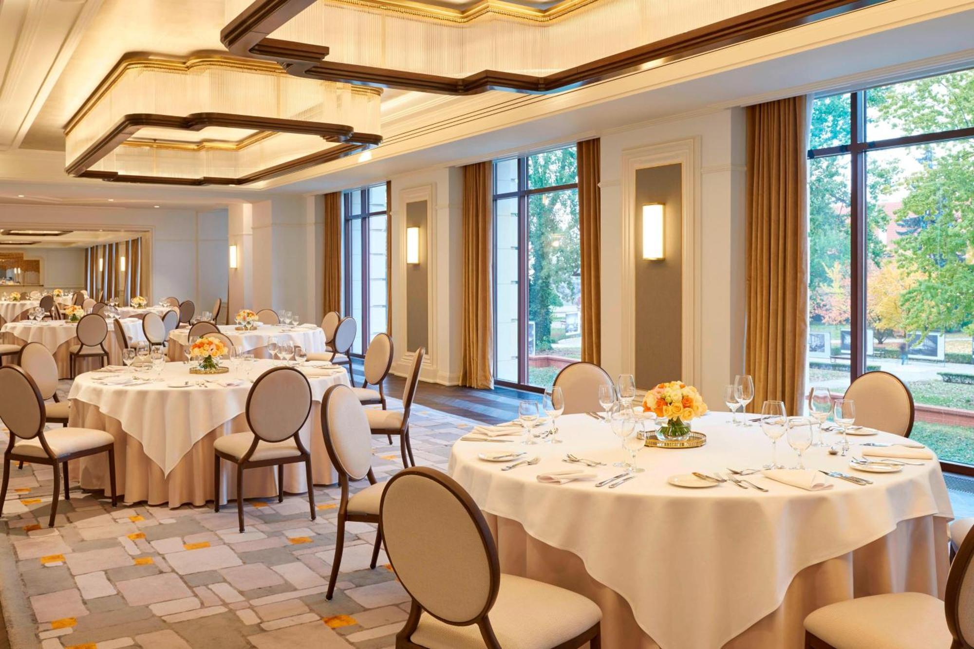 Hotel Bristol, A Luxury Collection Hotel, Varsovia Exterior foto The ballroom at the Four Seasons Hotel